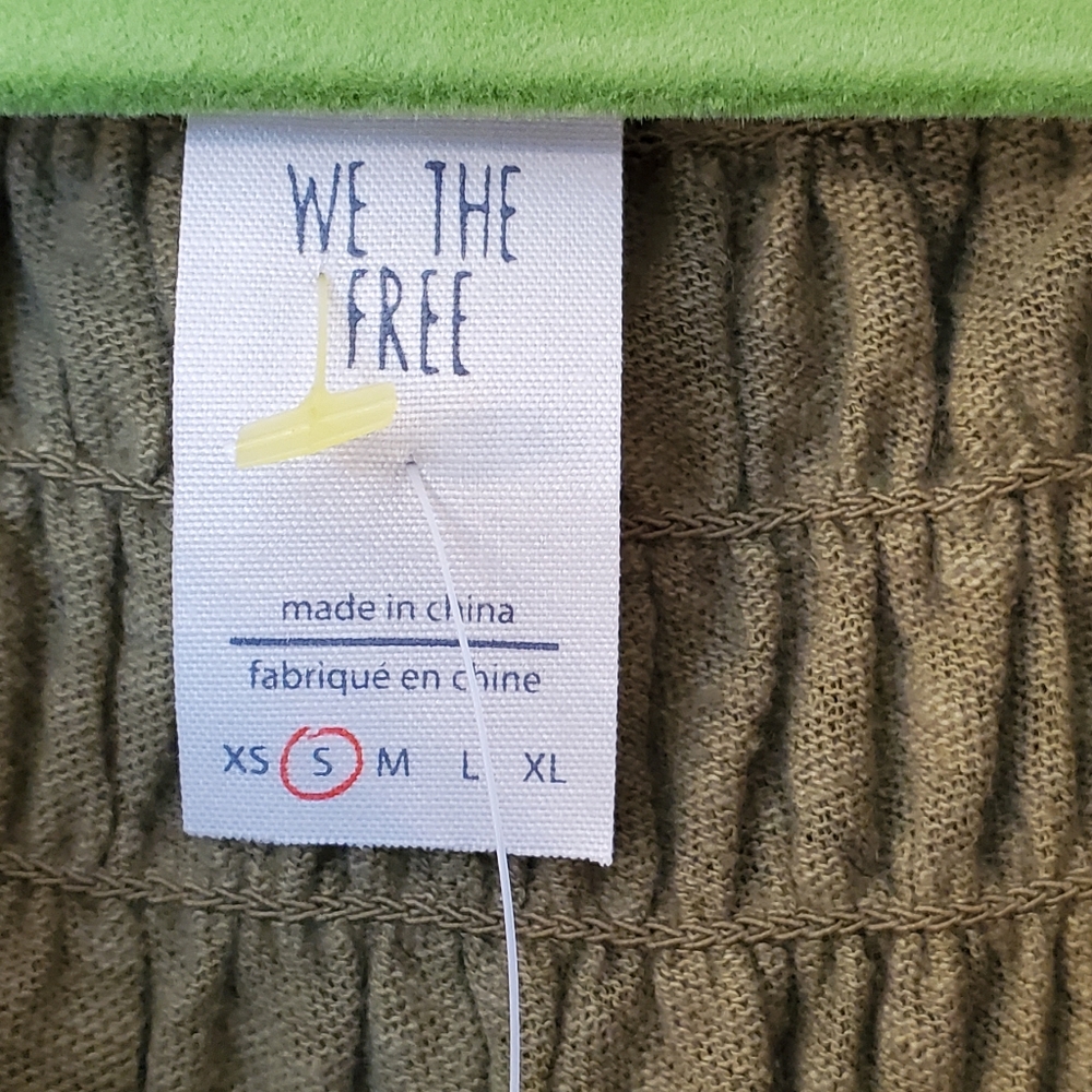 Free people Top small. Nwt Olive green